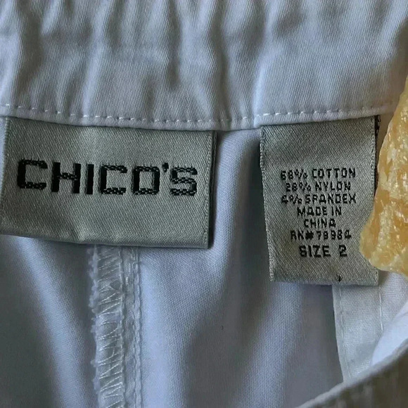 CHICOS Women’s White‎ Casual Cotton Blend Capri Pants 2 - Picture 5 of 5